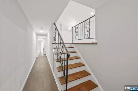 Entry Way - 11 Hampton Pl, Nutley, NJ 07110 photo 2 of 3