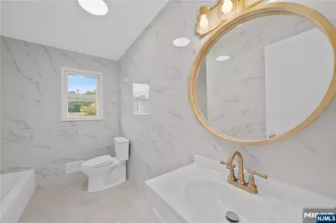 Bath - 11 Hampton Pl, Nutley, NJ 07110 photo 1 of 3