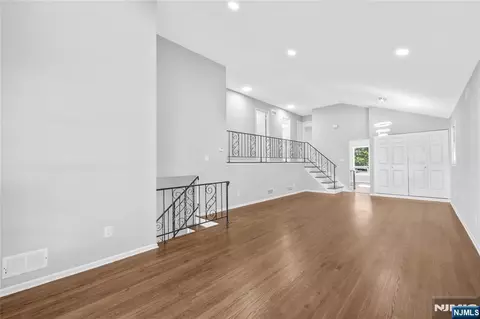 Living - 11 Hampton Pl, Nutley, NJ 07110 photo 2 of 6