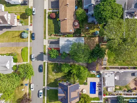 View/Area - 11 Hampton Pl, Nutley, NJ 07110 photo 2 of 20