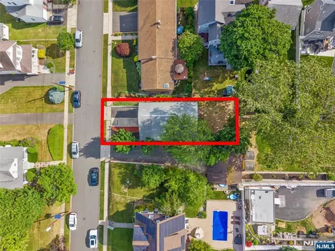 View/Area - 11 Hampton Pl, Nutley, NJ 07110 photo 4 of 20