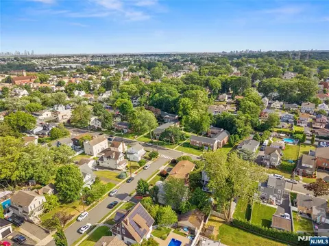 View/Area - 11 Hampton Pl, Nutley, NJ 07110 photo 15 of 20