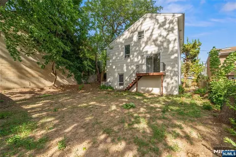 Exterior - 11 Hampton Pl, Nutley, NJ 07110 photo 4 of 4