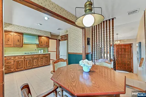 Dining - 86 Willowbrook Ct, Paramus, NJ 07652 photo 1 of 5