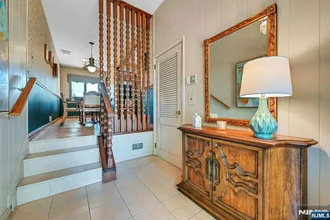 Entry Way - 86 Willowbrook Ct, Paramus, NJ 07652 photo 2 of 2