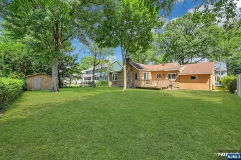 Exterior - 86 Willowbrook Ct, Paramus, NJ 07652 photo 6 of 7