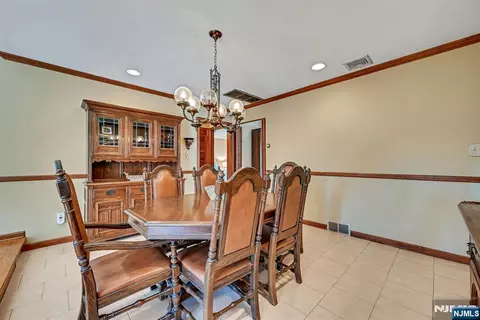 Dining - 86 Willowbrook Ct, Paramus, NJ 07652 photo 5 of 5