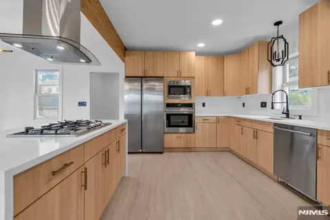 27 Valley Way, West Orange, NJ 07052