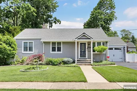 117 Roxbury Rd, Dumont, NJ 07628
