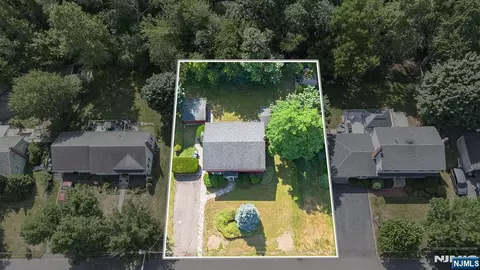354 Terhune Ave, Paramus, NJ 07652 photo 1