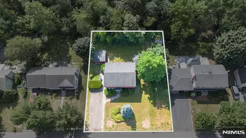 354 Terhune Ave, Paramus, NJ 07652