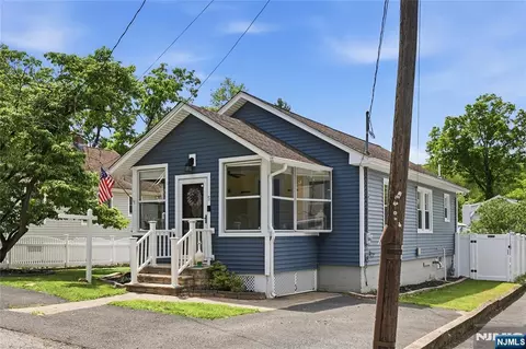 5 Fern Ln, Denville, NJ 07834
