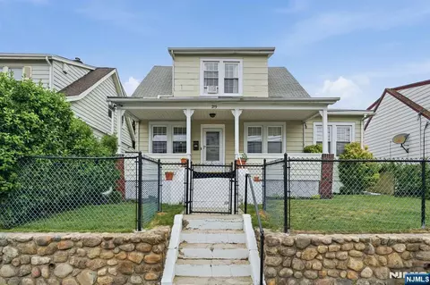 217-219 8th Ave, Paterson, NJ 07514