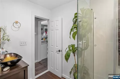 Bath - 283 Hamilton Pl, Hackensack, NJ 07601 photo 2 of 3
