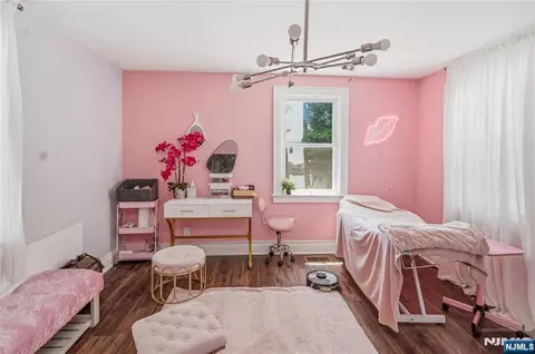 Bedroom - 283 Hamilton Pl, Hackensack, NJ 07601 photo 1 of 6
