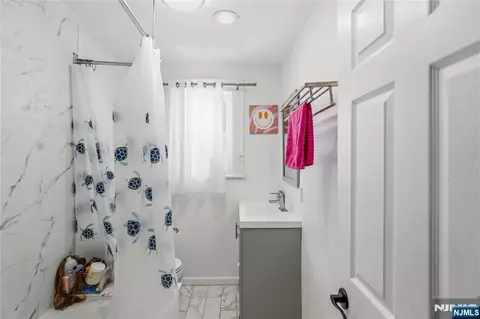 Entry Way - 283 Hamilton Pl, Hackensack, NJ 07601 photo 2 of 2
