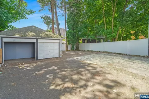 Exterior - 283 Hamilton Pl, Hackensack, NJ 07601 photo 4 of 6