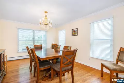 Dining - 7 Wayne Ct, Waldwick, NJ 07463 photo 1 of 3