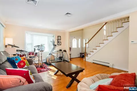 Other - 7 Wayne Ct, Waldwick, NJ 07463 photo 1 of 5