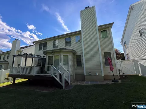 7 Wayne Ct, Waldwick, NJ 07463 photo 4
