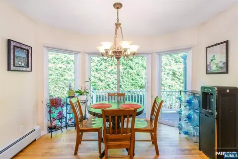 Dining - 7 Wayne Ct, Waldwick, NJ 07463 photo 3 of 3