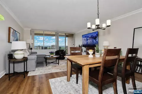 6 Horizon Rd #1904, Fort Lee, NJ 07024