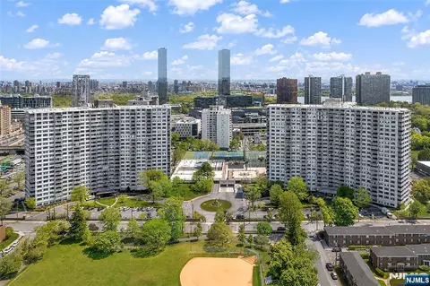 2100 Linwood Ave #19V, Fort Lee, NJ 07024