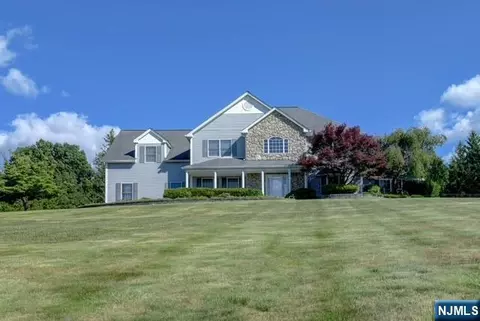 32 Dyer Rd, Sussex, NJ 07461