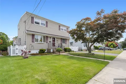 18 Jerome Dr, Clifton, NJ 07011