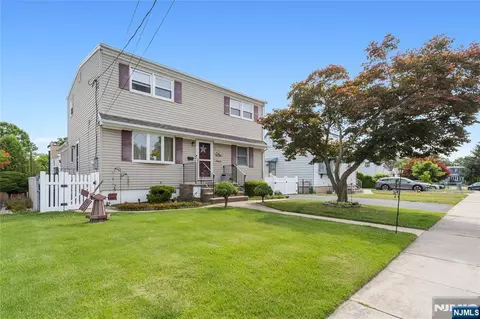 18 Jerome Dr, Clifton, NJ 07011