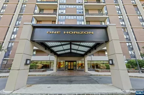 1 Horizon Rd #632, Fort Lee, NJ 07024