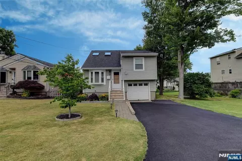 23 Ute Ave, Lake Hiawatha, NJ 07034