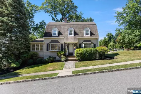 53 Howard St, Verona, NJ 07044