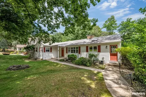 160 Degray St, North Haledon, NJ 07508