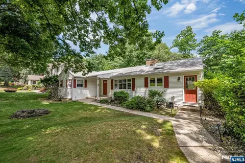 160 Degray St, North Haledon, NJ 07508