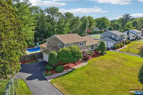 33 Maria Dr, Hillsdale, NJ 07642