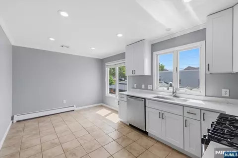 Entry Way - 481 Gardner Pl #1, Hackensack, NJ 07601 photo 1 of 2