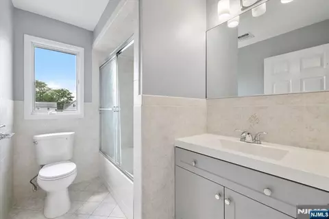 Bath - 481 Gardner Pl #1, Hackensack, NJ 07601 photo 1 of 2