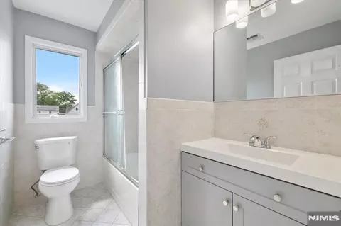 Bath - 481 Gardner Pl #1, Hackensack, NJ 07601 photo 1 of 2