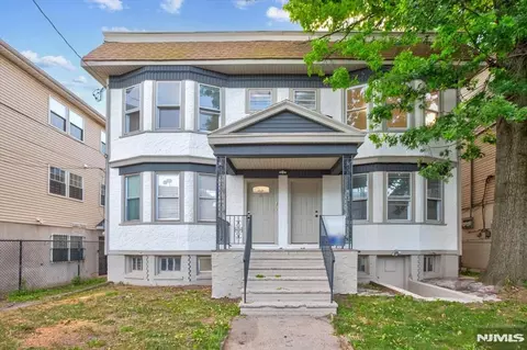 22 Edwin Pl, Newark, NJ 07112
