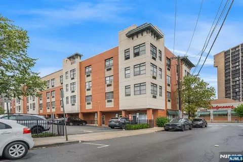 9252 Kennedy Blvd #204, North Bergen, NJ 07047