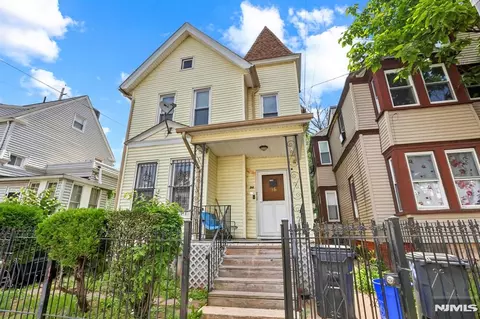 96-98 11th St, Newark, NJ 07107