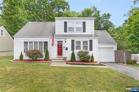 19 Glenview Dr, West Orange, NJ 07052