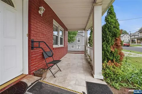 148 End Ave, Englewood, NJ 07631