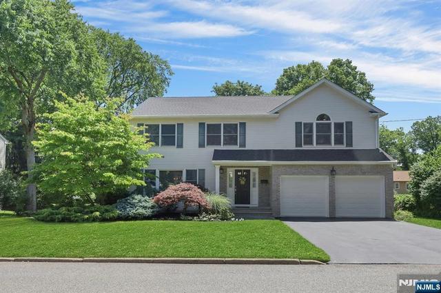 25 Hollywood Ave, Emerson, NJ 07630
