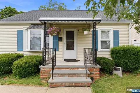 4 Salem Rd, Paterson, NJ 07502