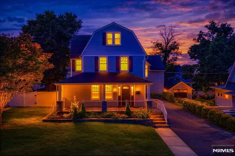 252 Passaic Ave, Hasbrouck Heights, NJ 07604