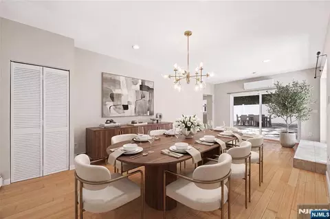 1 Ranch Ct, Saddle Brook, NJ 07663