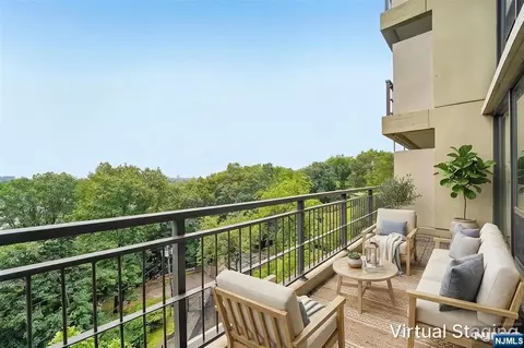 4 Horizon Rd # G18, Fort Lee, NJ 07024