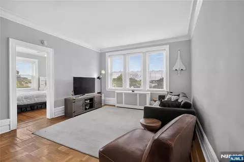 16 Forest St #302, Montclair, NJ 07042